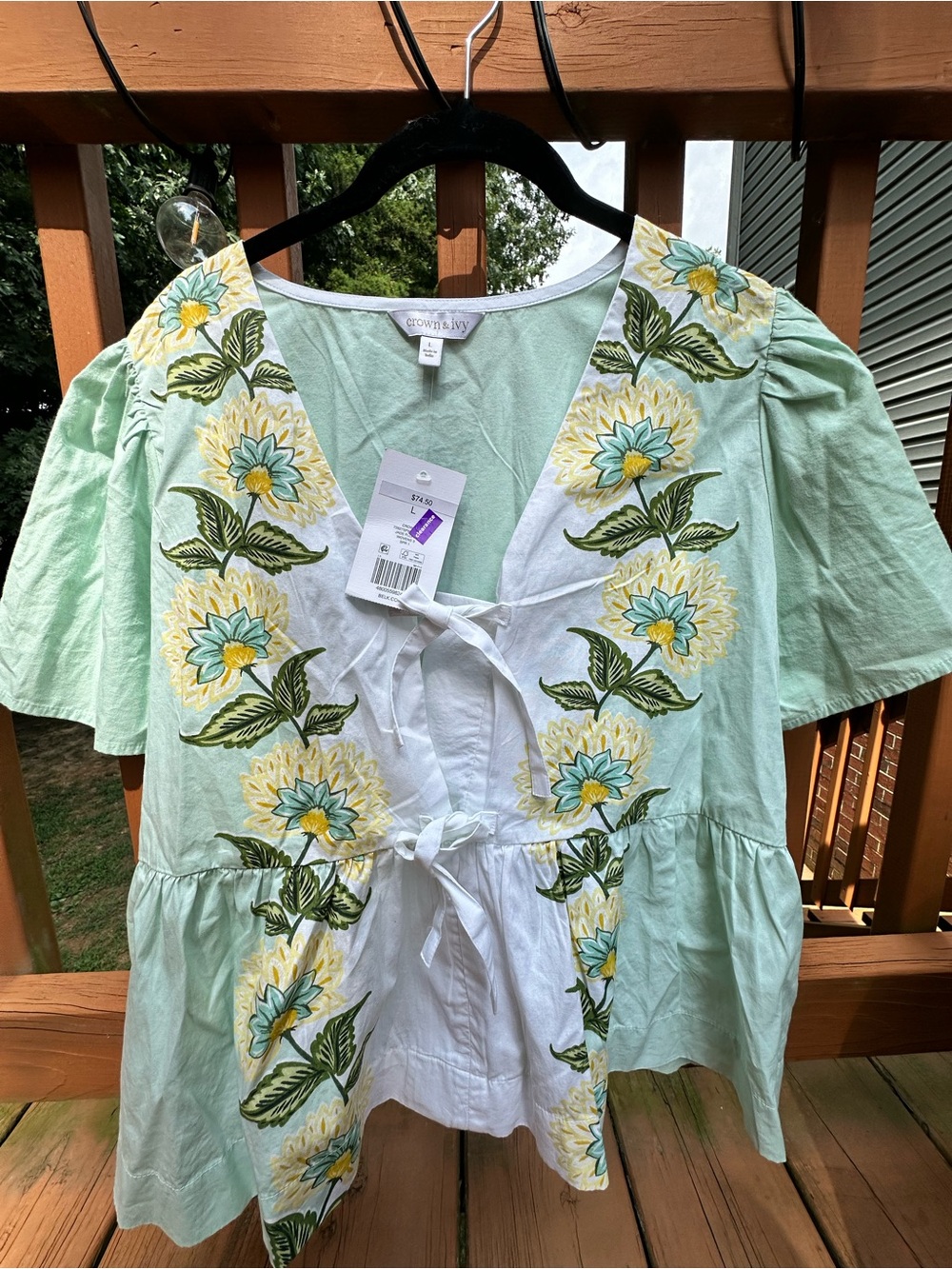 crown & ivy Mint Green and White Floral Tie-Front Tunic